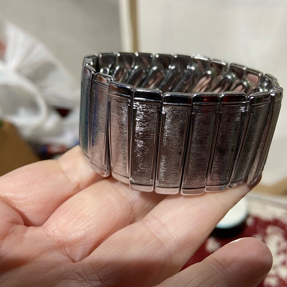 Vintage Accordion Stretch Silver Tone Bracelet